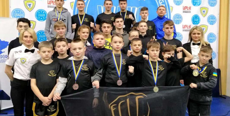 Вихованці рівненського бійцівського клубу здобули у Чернігові 22 нагороди 